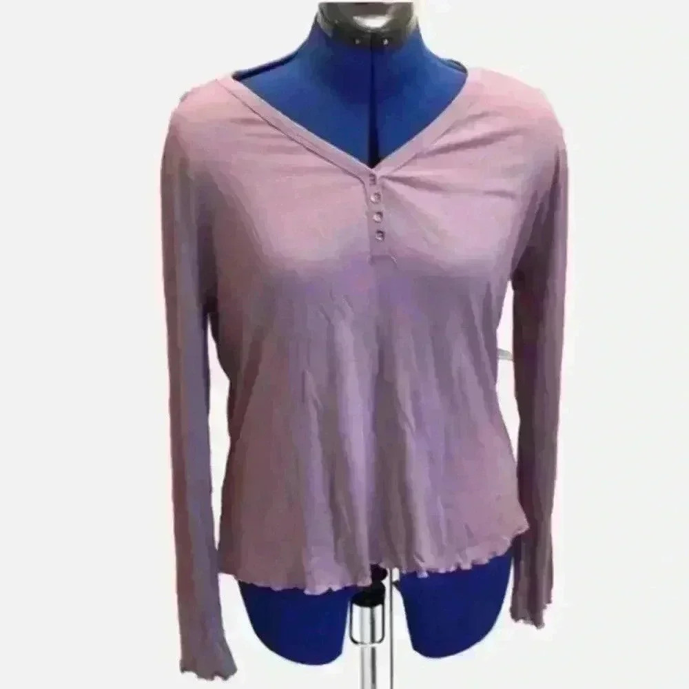 🆕🎊 NWT SO long sleeve rib knit henley.